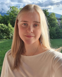 inštruktor Ksenija